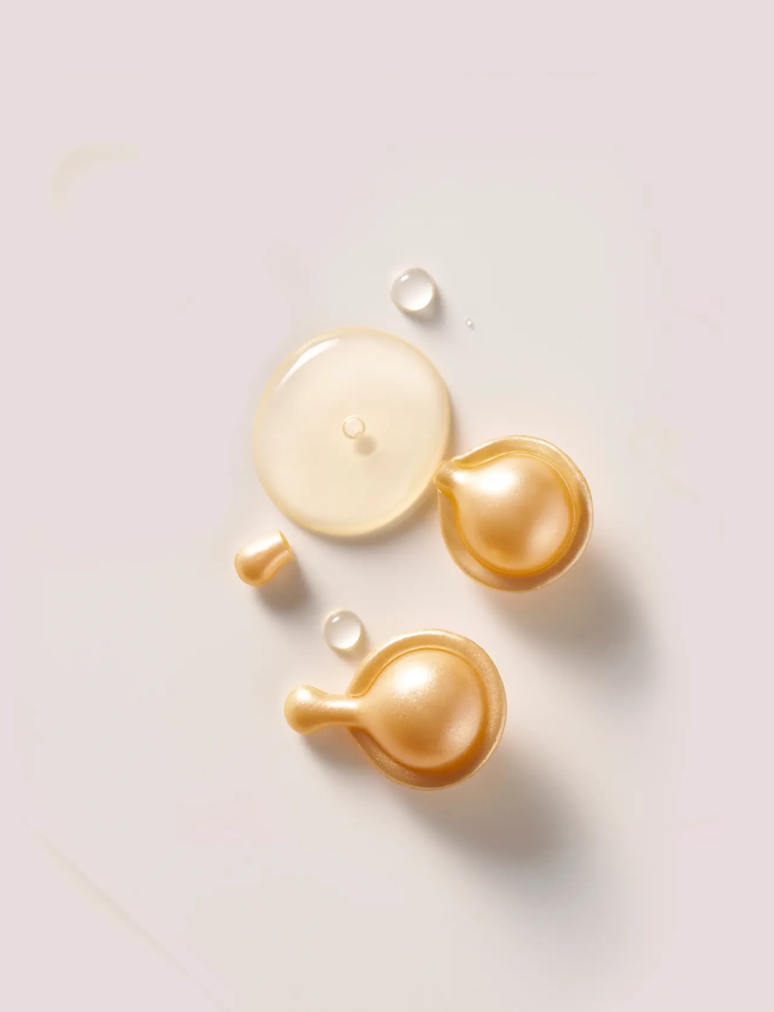 Elizabeth Arden - Ceramide Capsules Daily youth restoring serum 30 pcs 14 ml - serum & olier - clear - 0