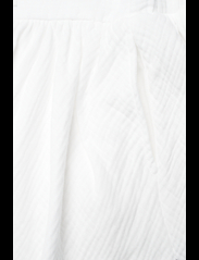 ella&il - Anett crepe skirt - miniseelikud - white - 2