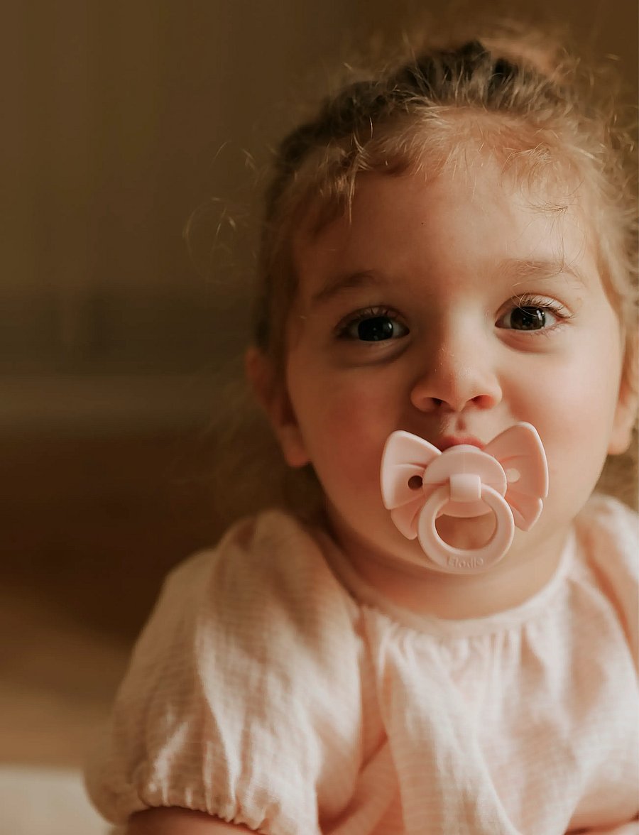 Elodie Details - Pacifier Binky Bow NB Misty Pink - lutid - misty pink - 0