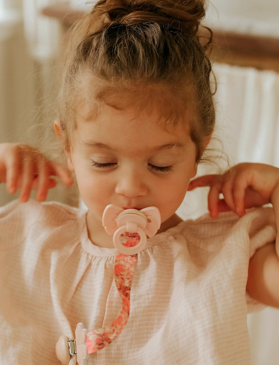 Elodie Details - Pacifier Binky Bow NB Misty Pink - lutid - misty pink - 4