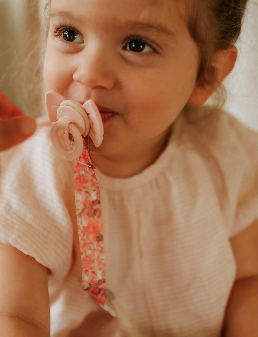 Elodie Details - Pacifier Binky Bow NB Misty Pink - lutid - misty pink - 5