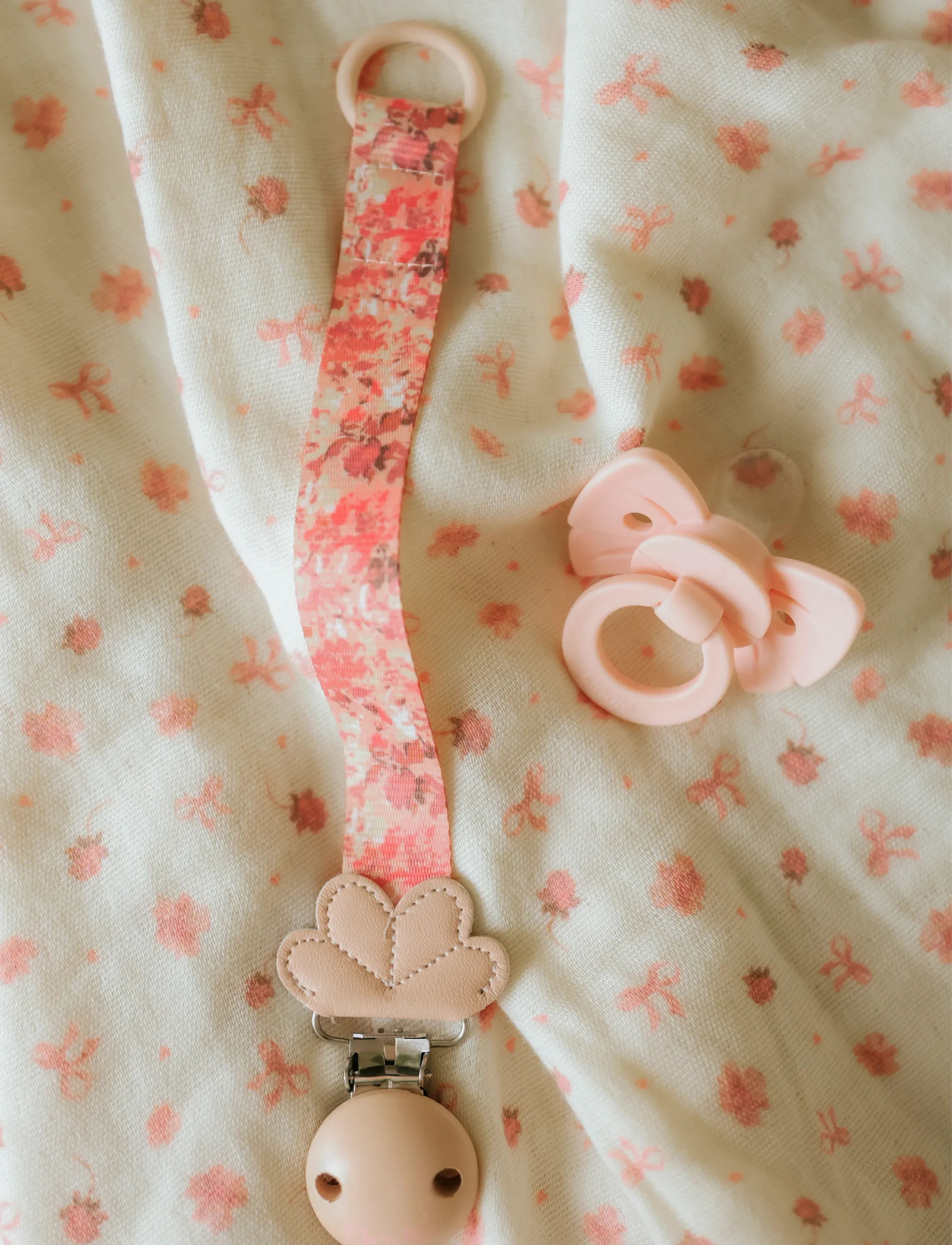 Elodie Details - Pacifier Clip Wood River Rose - suttesnore - river rose - 2