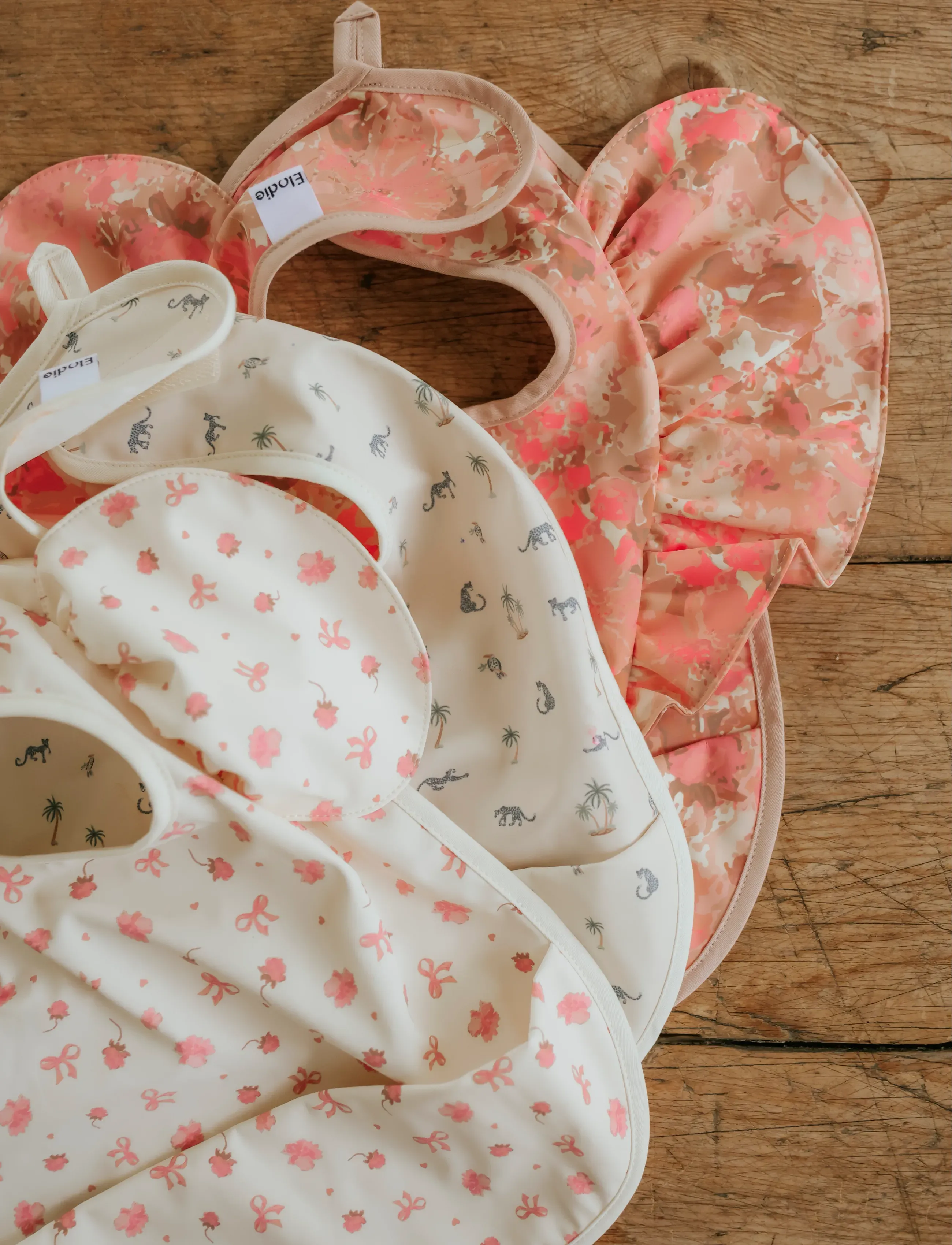 Elodie Details - Baby Bib Garden Leo's Resort - hagesmække uden ærmer - garden leo's resort - 2