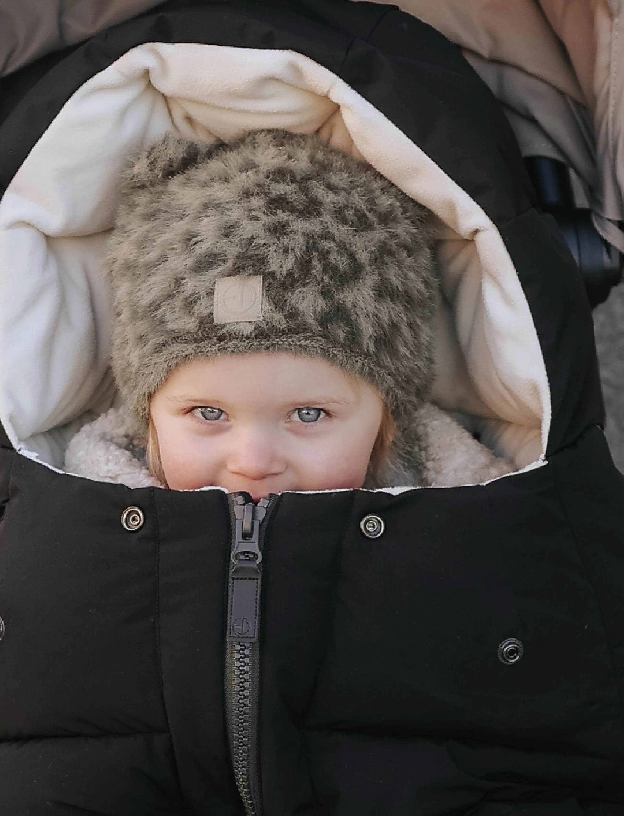 Elodie Details Comfort Footmuff Black, One Size, Black, Barnevogne & Tilbehør > Fodposer, Børn