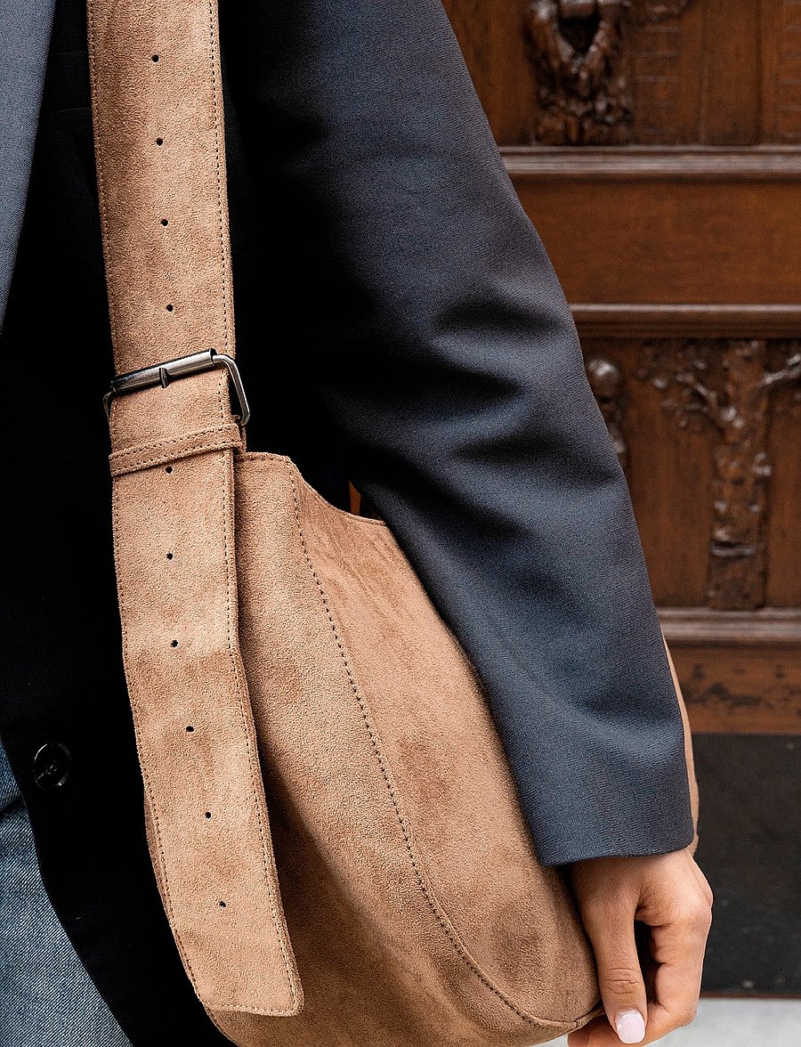 Elodie Details - Elodie Changing Bag Moon Bag Suede - pusletasker - brown - 5