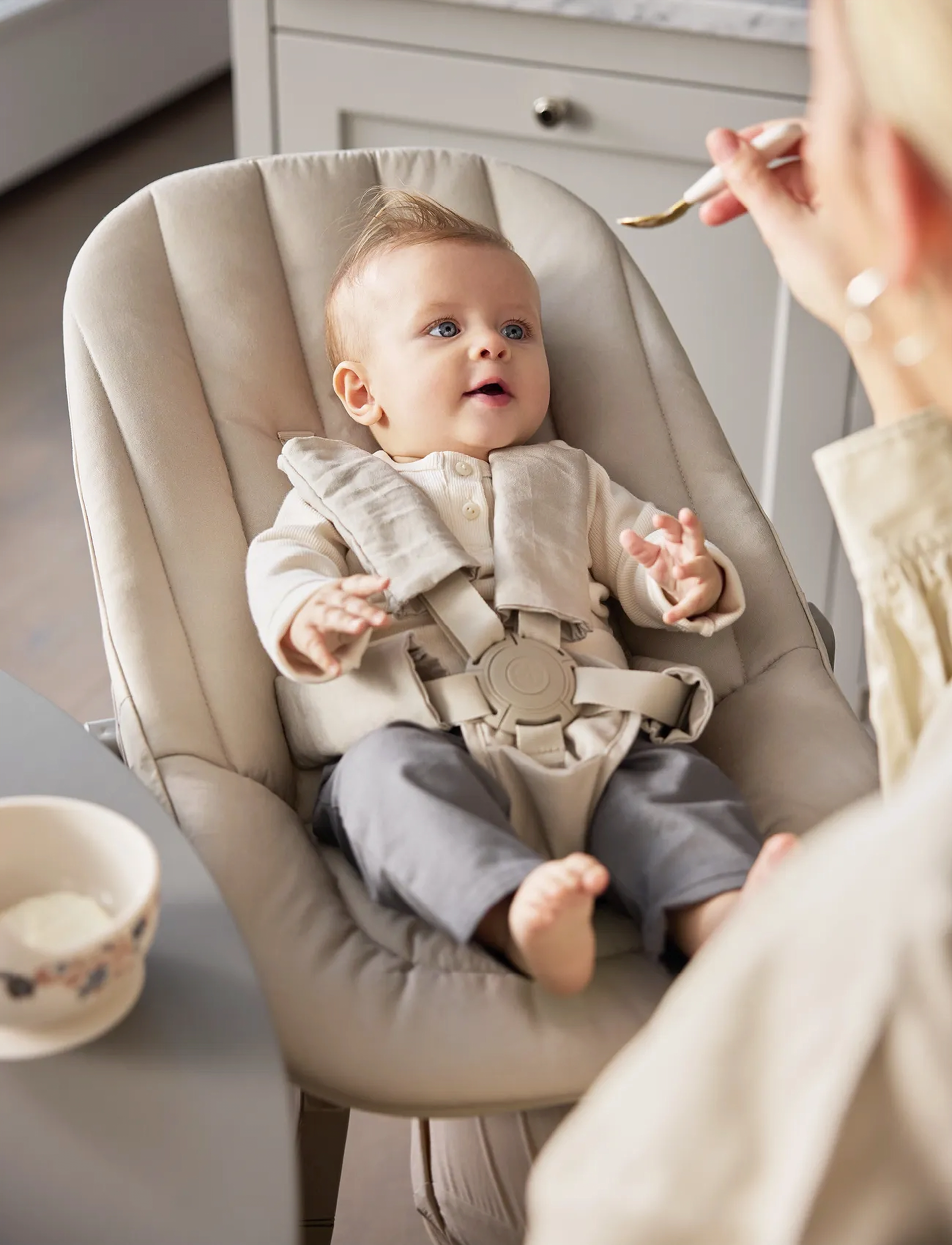 Elodie Details Grace Newborn Seat Moonshell, One Size, Beige, Baby Og Graviditet > Baby Chairs & Accessories, Børn