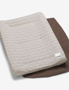 Changing Pad Covers, Elodie Details