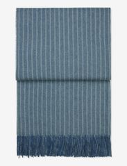 ELVANG - Stripes throw - apklotai ir užtiesalai - mirage blue - 0