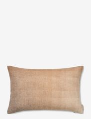 Horizon cushion 40x60cm - CAMEL