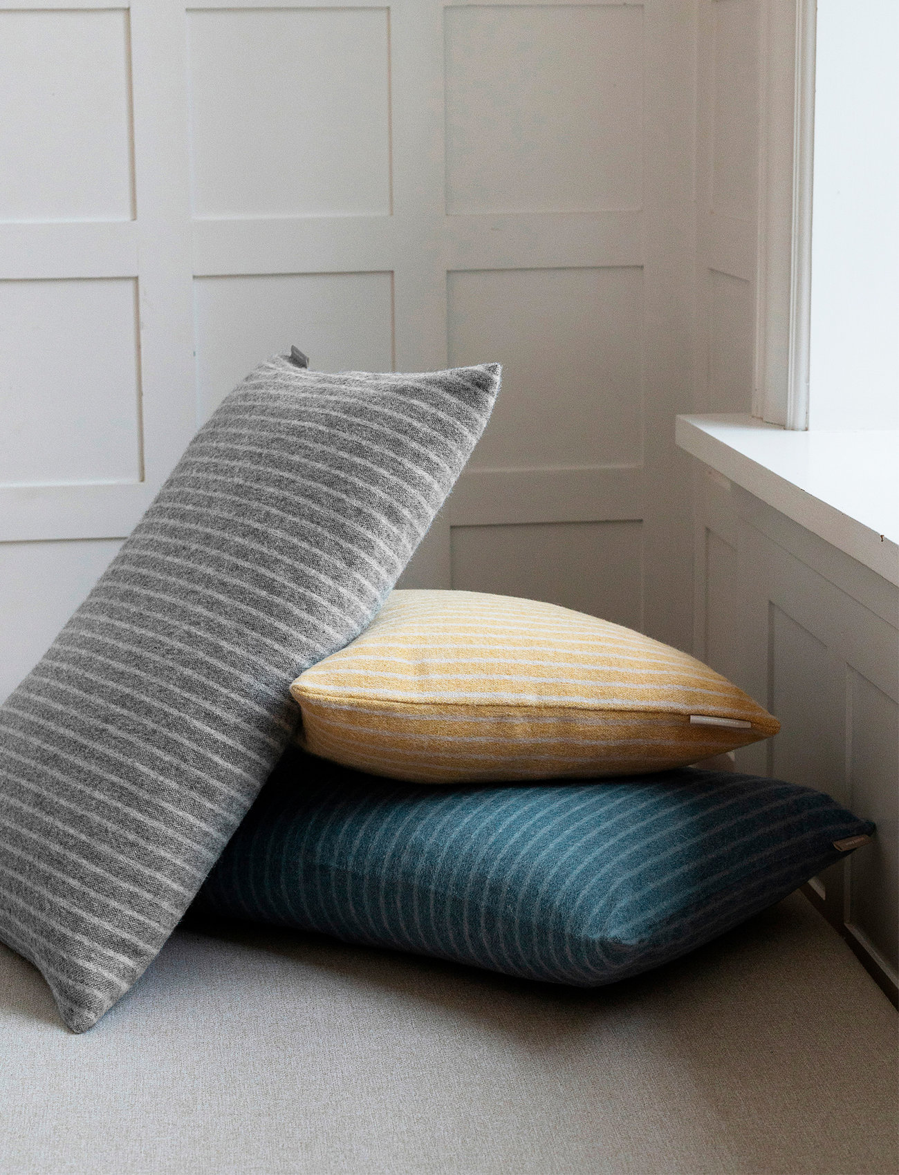 ELVANG - Stripes cushion 40x60cm - pudebetræk - grey - 1