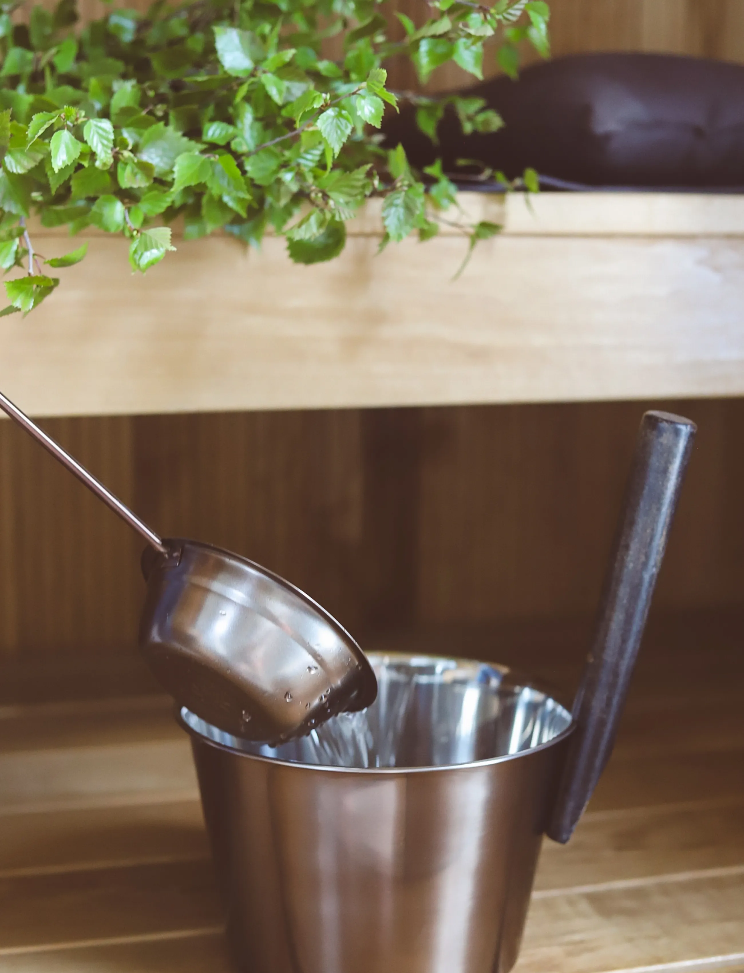 Emendo - Dark grey sauna bucket and ladle, steel - saunakübel und -kellen - grey - 0
