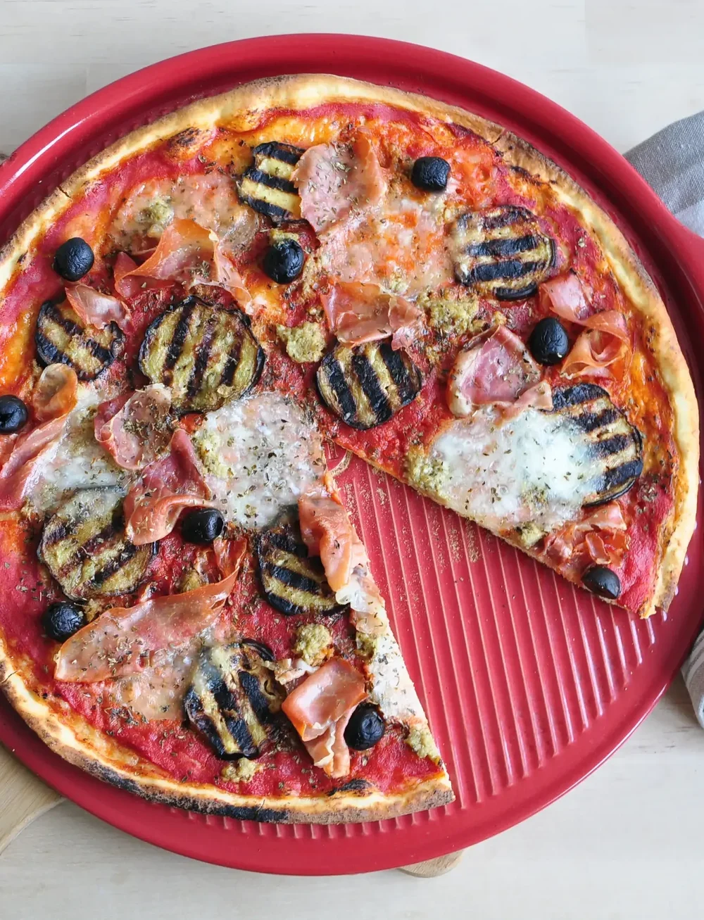 Emile Henry - Ridged Pizza Stone - pitsatarbed - rÖd - 4