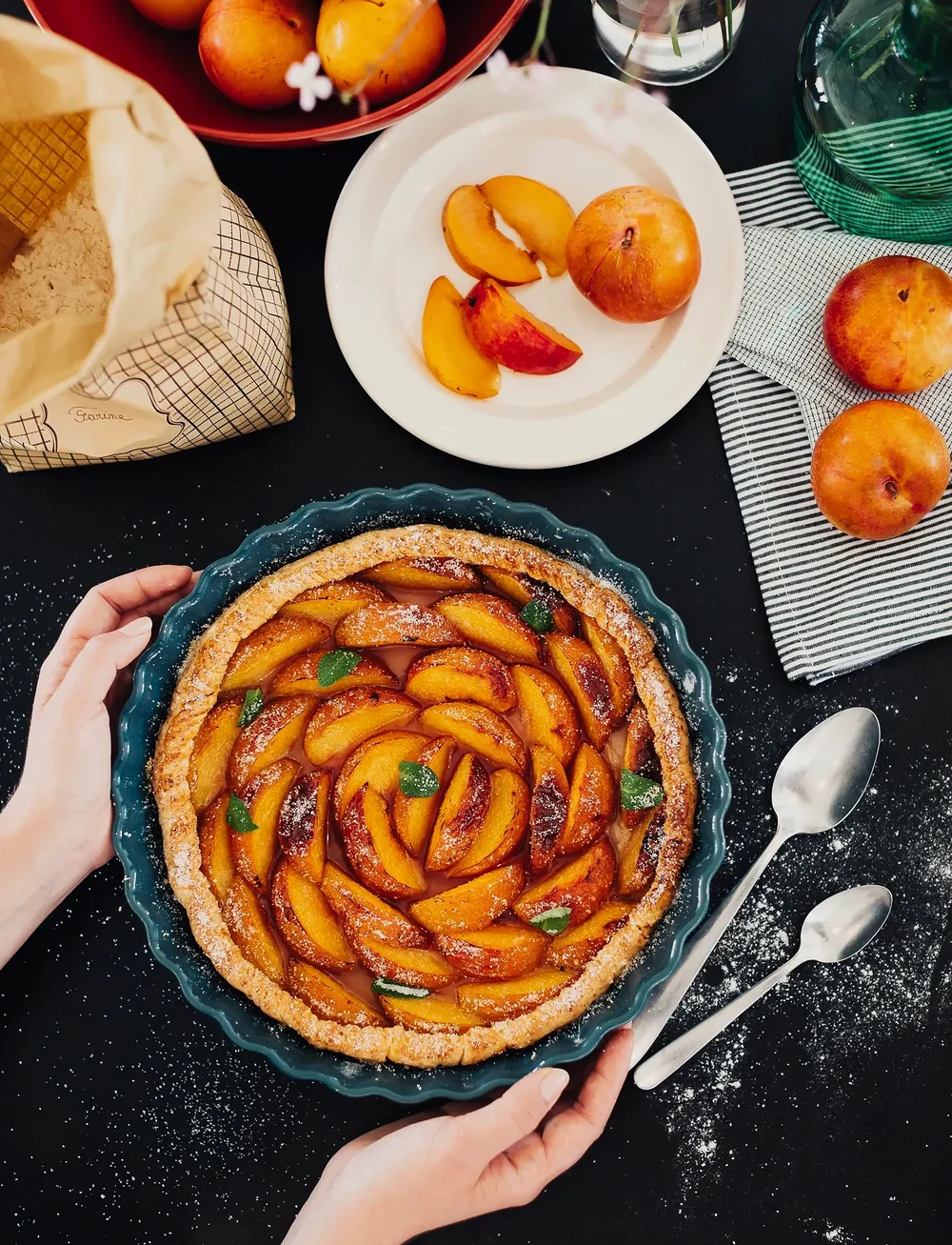 Emile Henry - Deep Flan Dish - 28 cm - kuchenformen - petrol - 1