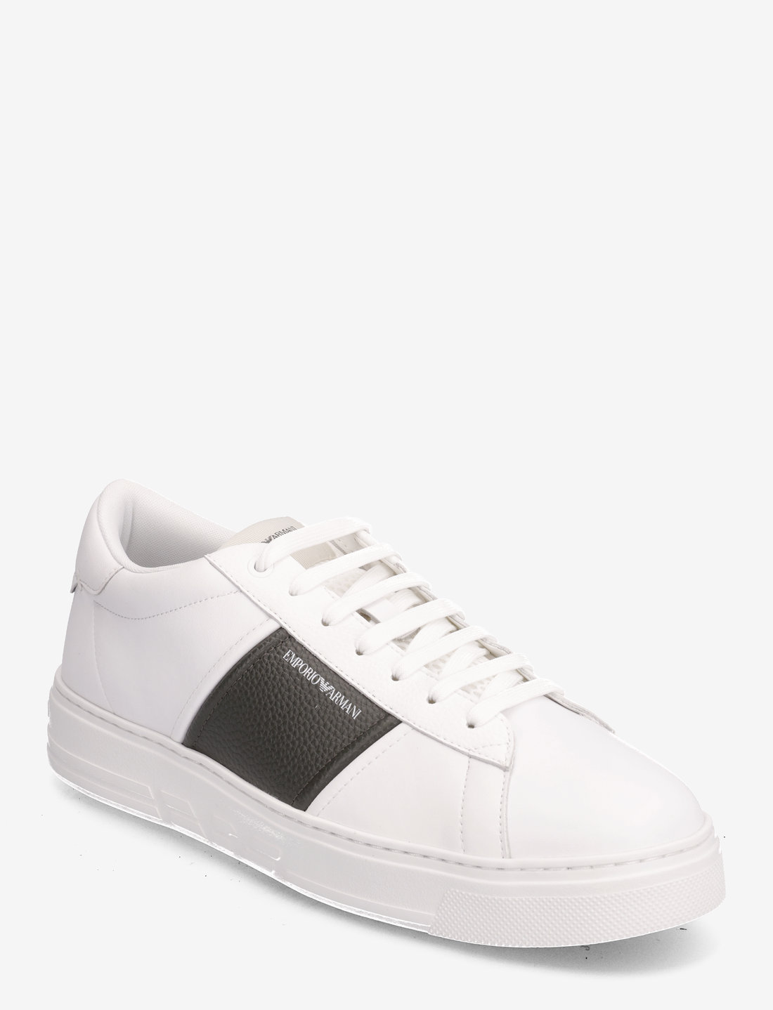 Emporio armani 2025 low top sneakers