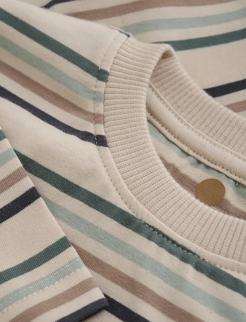 En Fant - T-shirt LS Stripe - pikkade varrukatega t-särgid - balsam green - 2