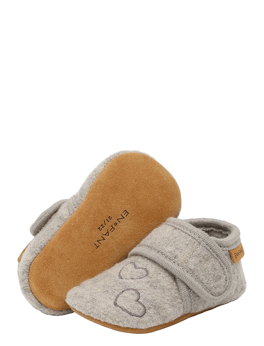 En Fant - Wool Slippers w. Embroidery - tøfler - grape shake - 2