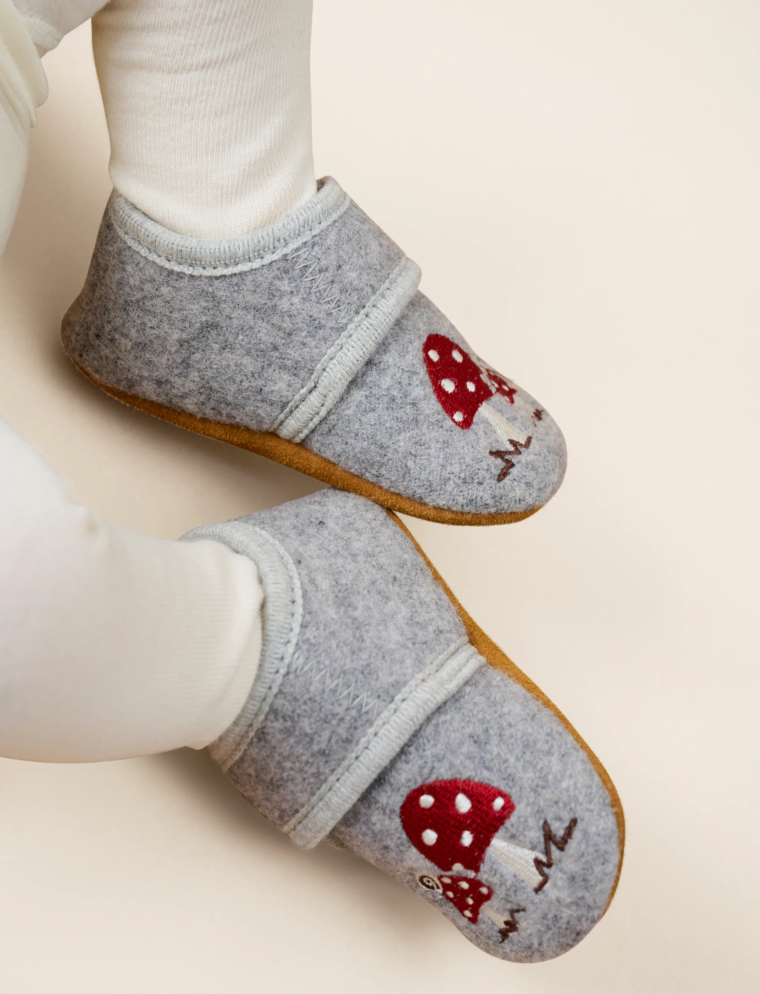 En Fant Wool Slippers W. Embroidery, Børn, Traktor Uld Sutsko, Grå, Str: 19