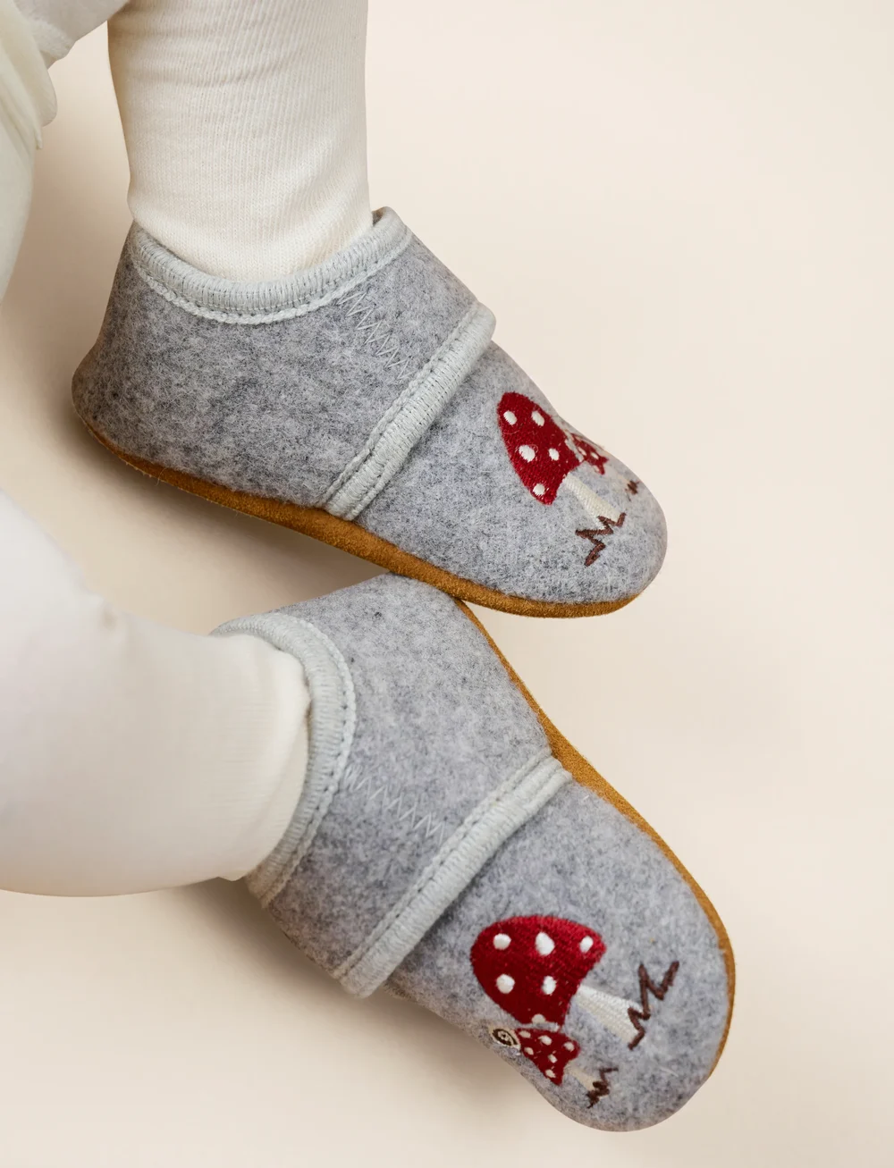En Fant - Wool Slippers w. Embroidery - hausschuhe - grey melange - 0