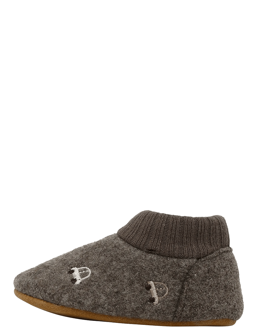 En Fant - Wool Slippers w. Embroidery - babystrikstøvler - walnut - 1