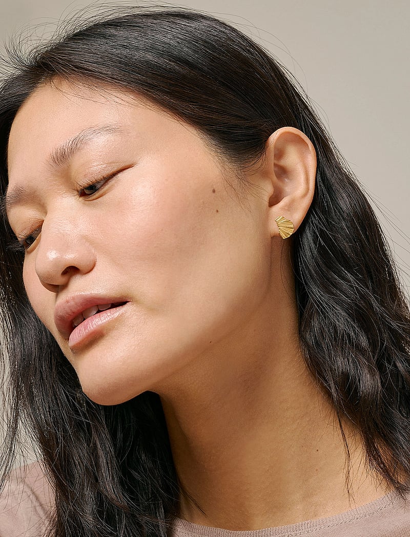 Enamel Copenhagen - Mini Wave Earring - stud earrings - gold - 0