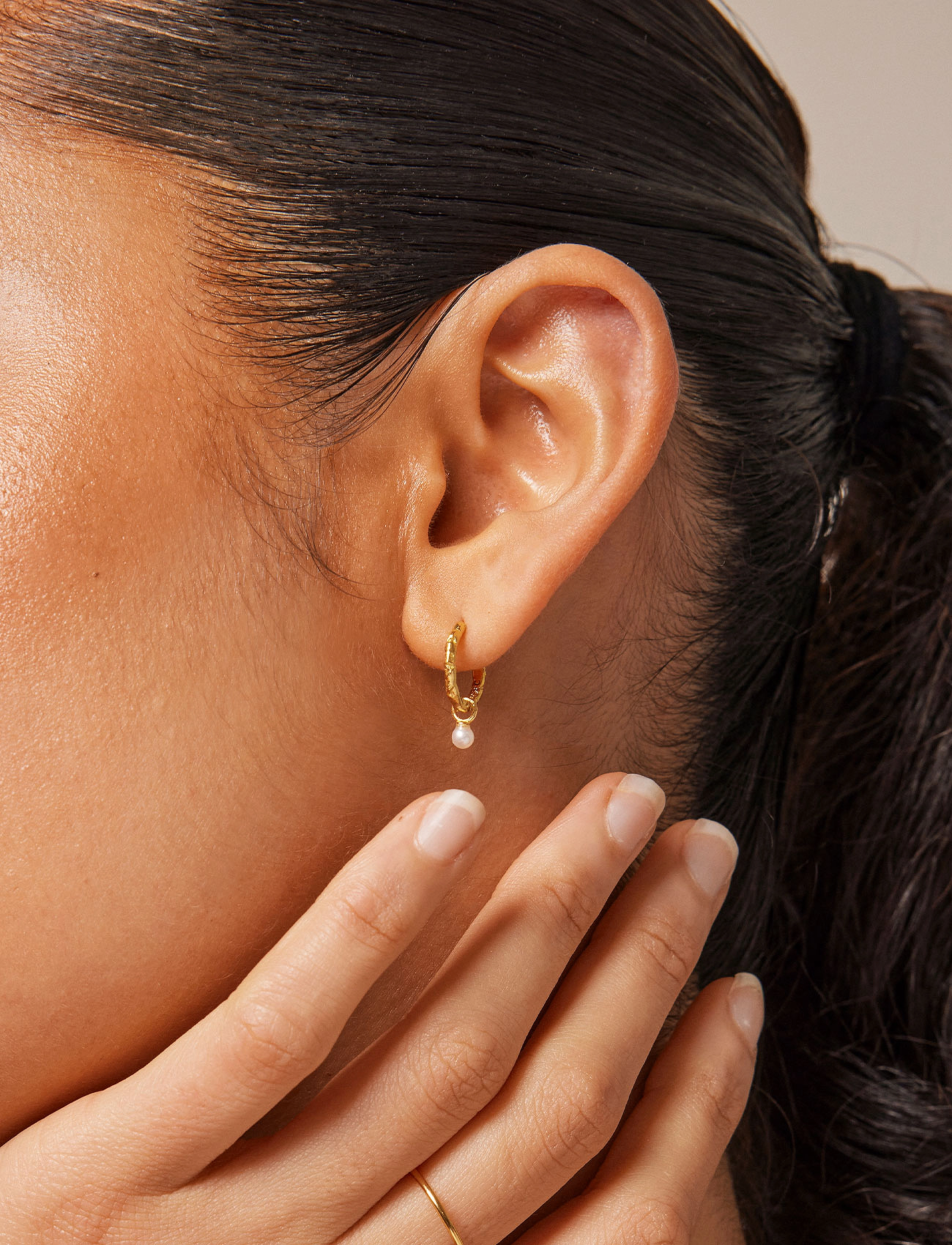 Enamel Copenhagen Belle Pearl Hoops, One Size, Earrings, Gold - Frauen