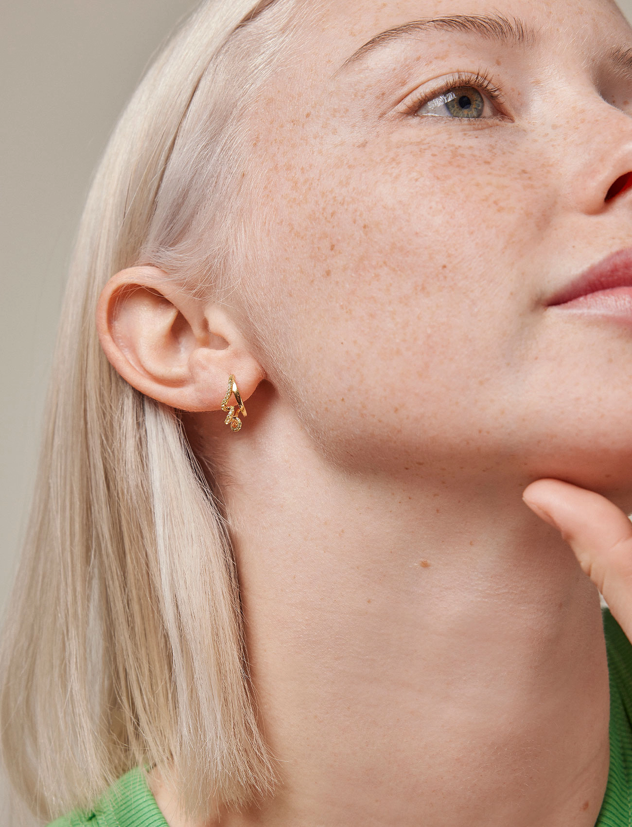 Enamel Copenhagen - Elegant Twirl Hoops - light green - 1
