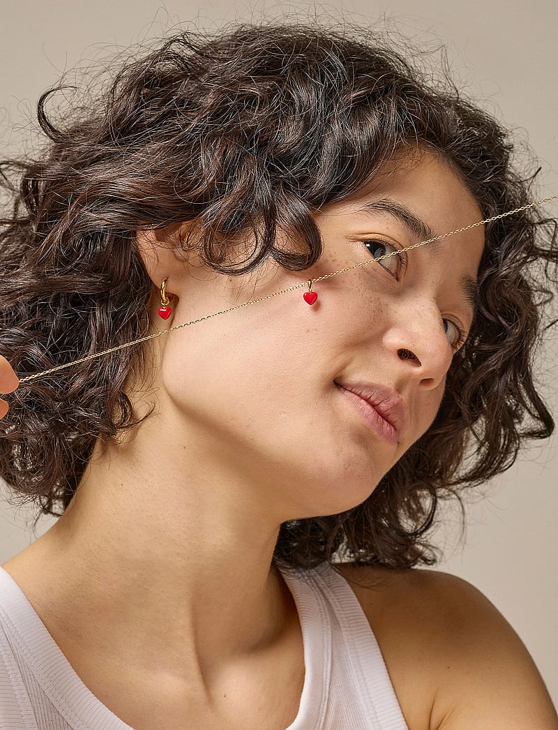 Enamel Copenhagen - Hoops, Amore - pendant earrings - red - 2