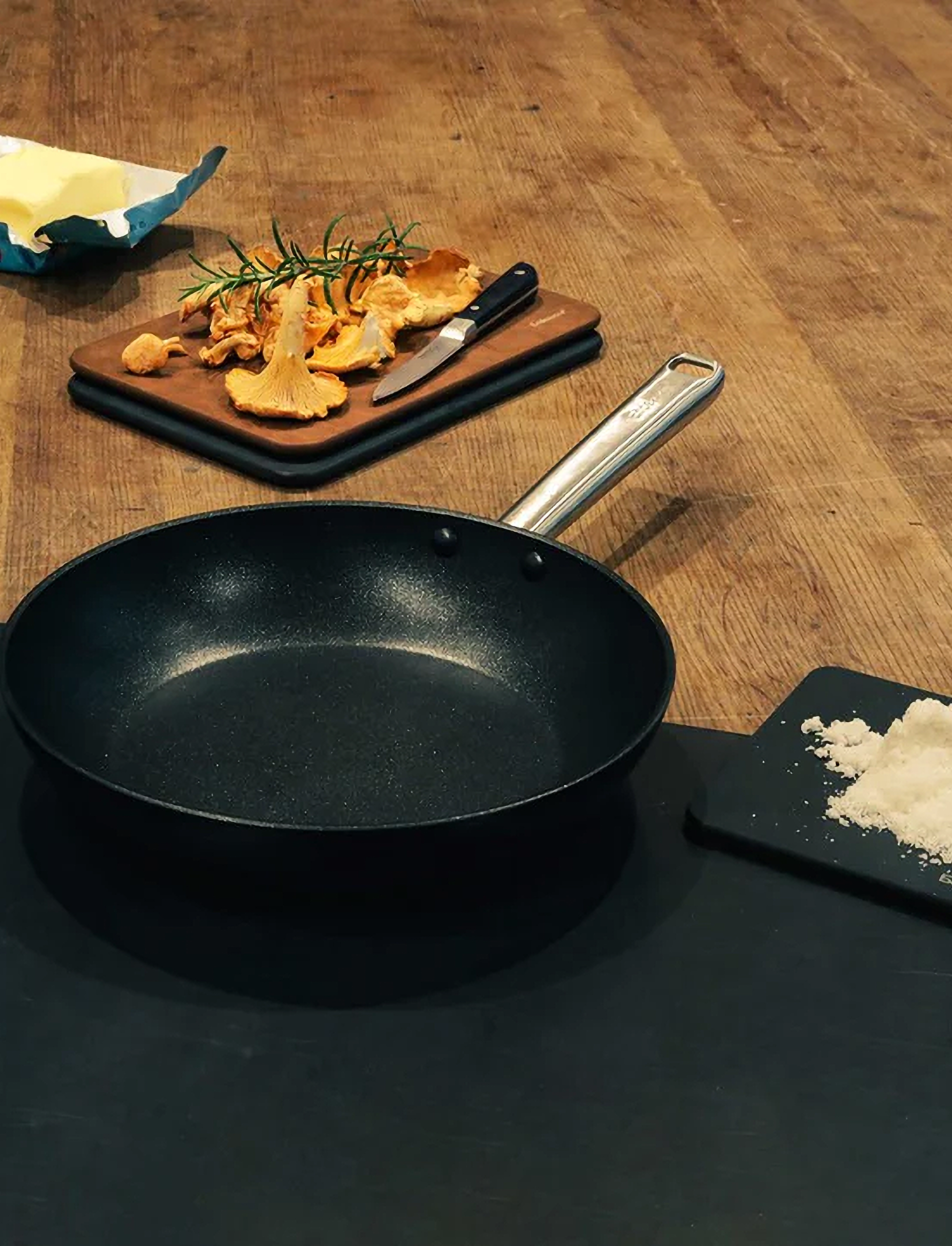 Endeavour Endeavour The Friendly Pan 24 cm, Ø 24 cm, Black, Gryder & Pander > Stegepander, Unisex