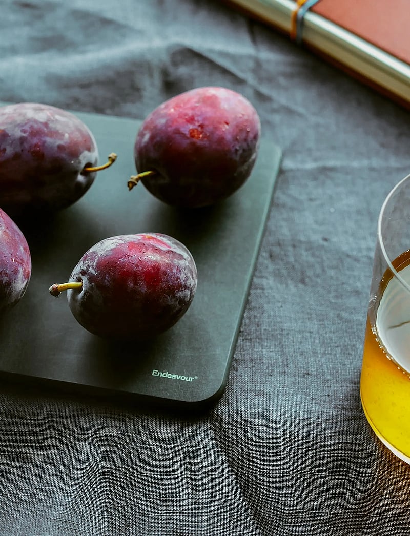 Endeavour - Bread & Butter Board Black 14x14 cm - tapas alused ja komplektid - black - 5