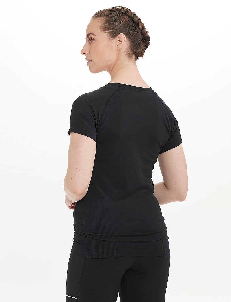 Endurance - Halen W Seamless S/S Tee - t-shirts - dark grey melange - 3