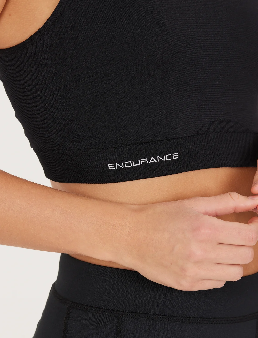 Endurance - Katrina W Seamless Sports Bra - låg support - black - 3
