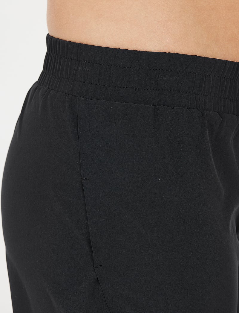 Endurance - Val W 2-in-1 Shorts - lühikesed jooksupüksid - black - 3