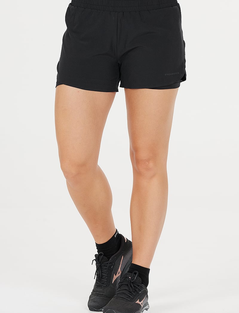 Endurance - Val W 2-in-1 Shorts - lühikesed jooksupüksid - black - 4
