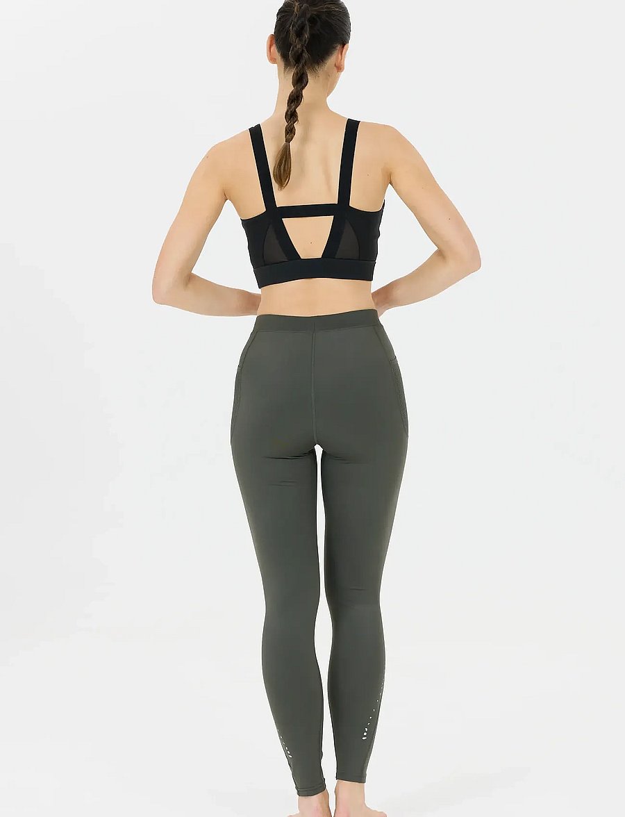 Endurance - Cynthian W Sports Bra - mittlerer halt - black - 5