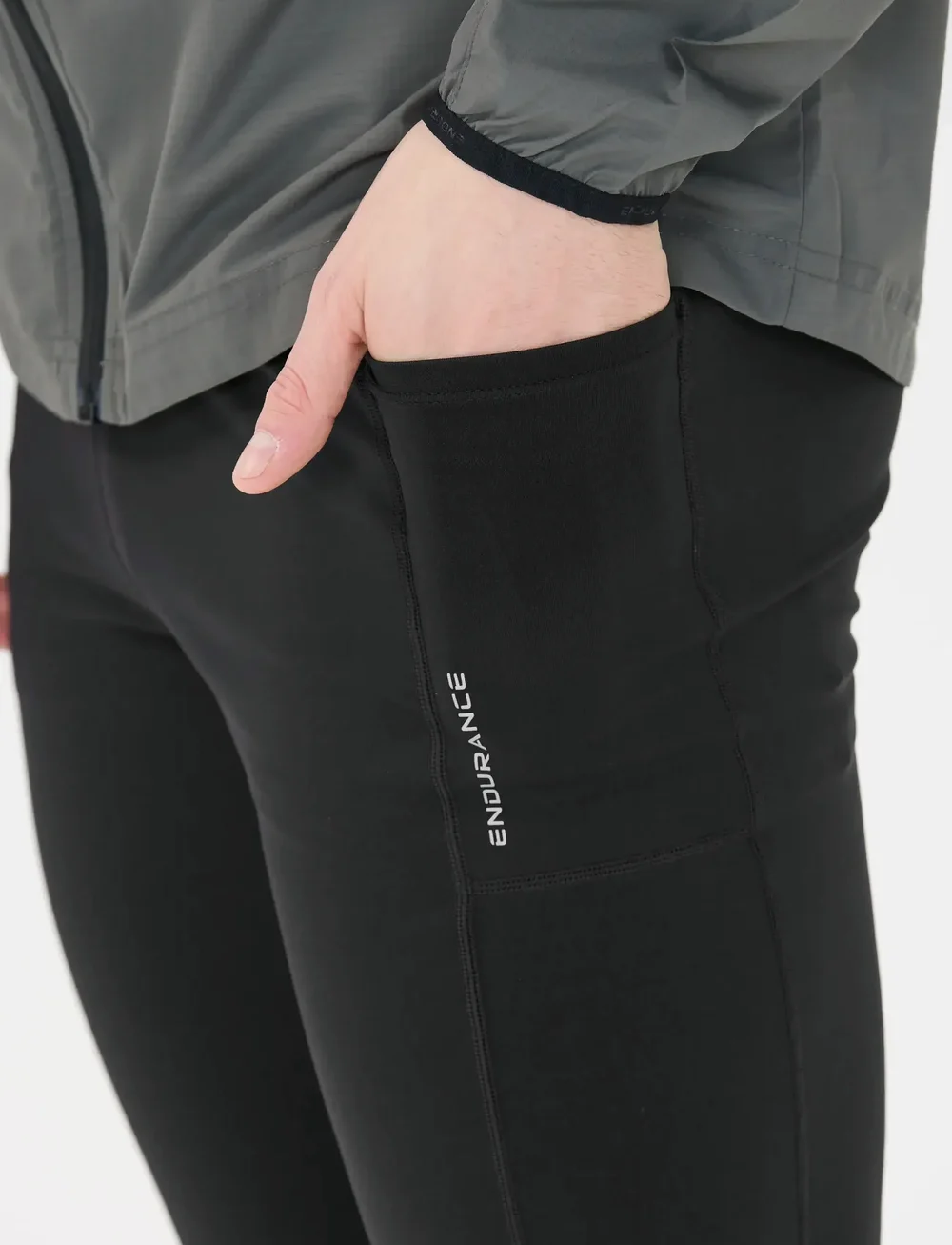 Endurance - Strong M 3/4 Run Tights - jooksuretuusid - black - 0