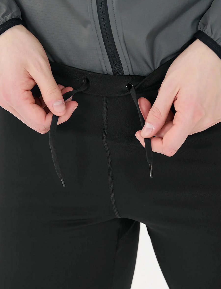 Endurance - Strong M 3/4 Run Tights - jooksuretuusid - black - 3