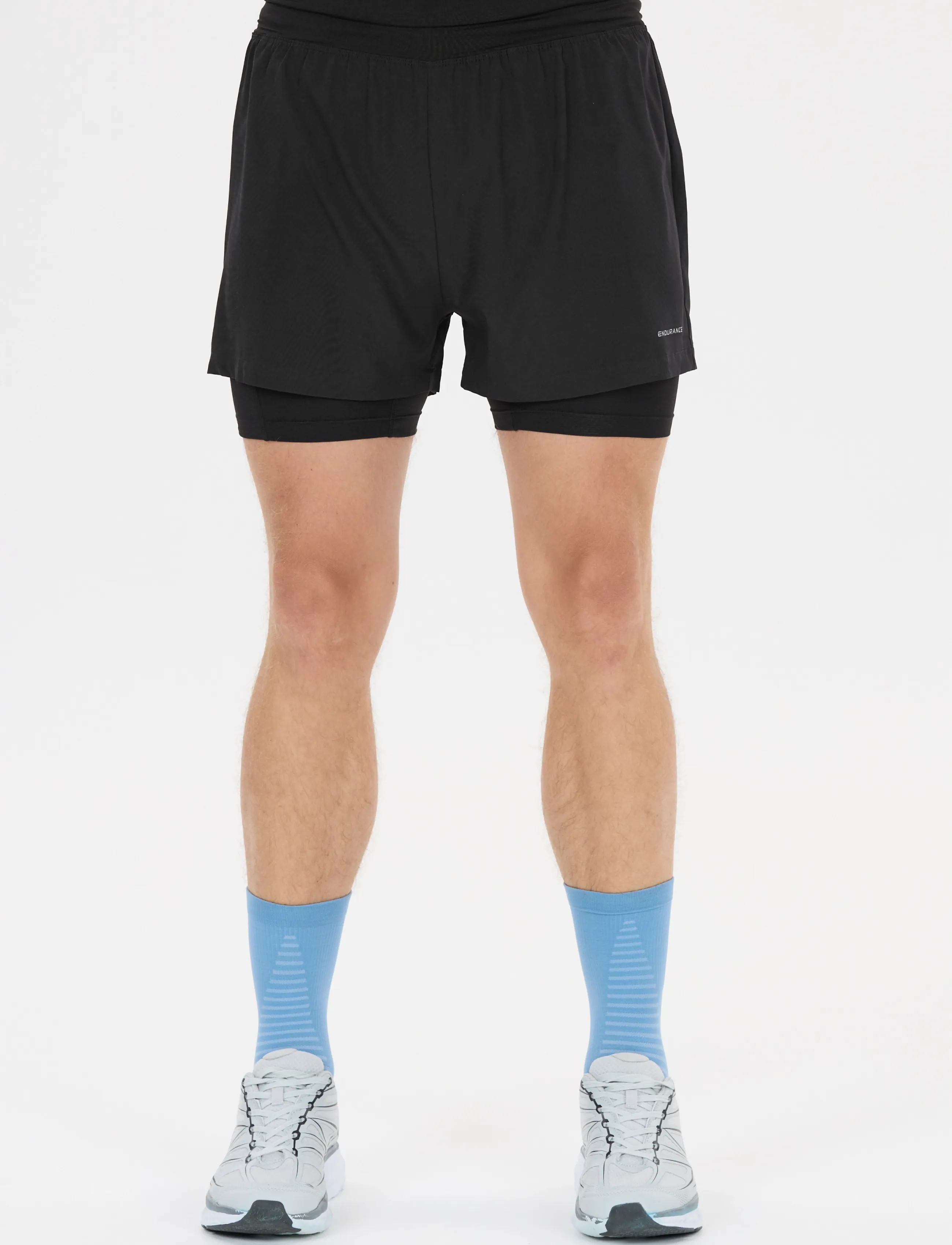 Endurance - Less M 2-in-1 Shorts - träningsshorts - black - 4