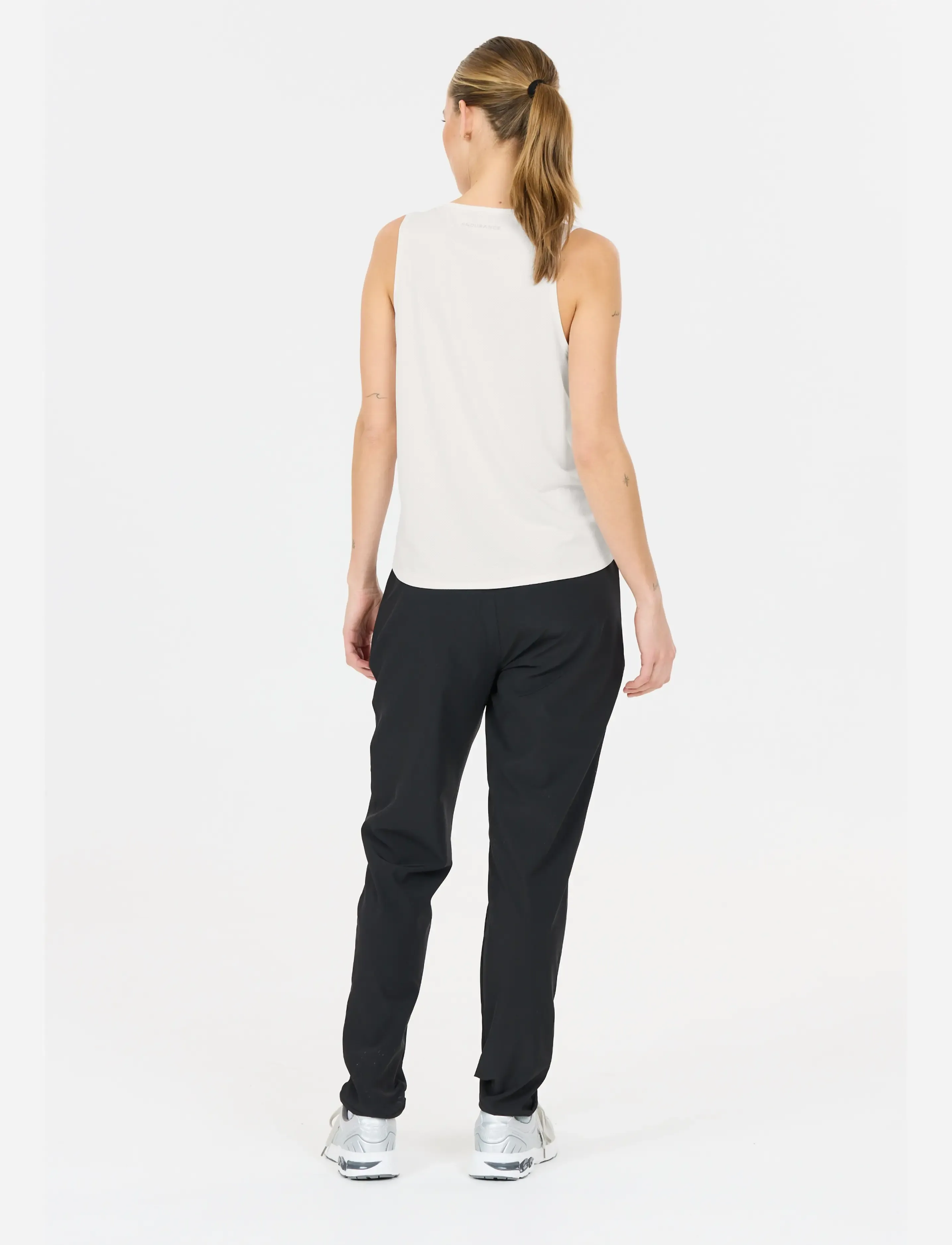 Endurance - Barrbara W Top - tank tops - white - 3