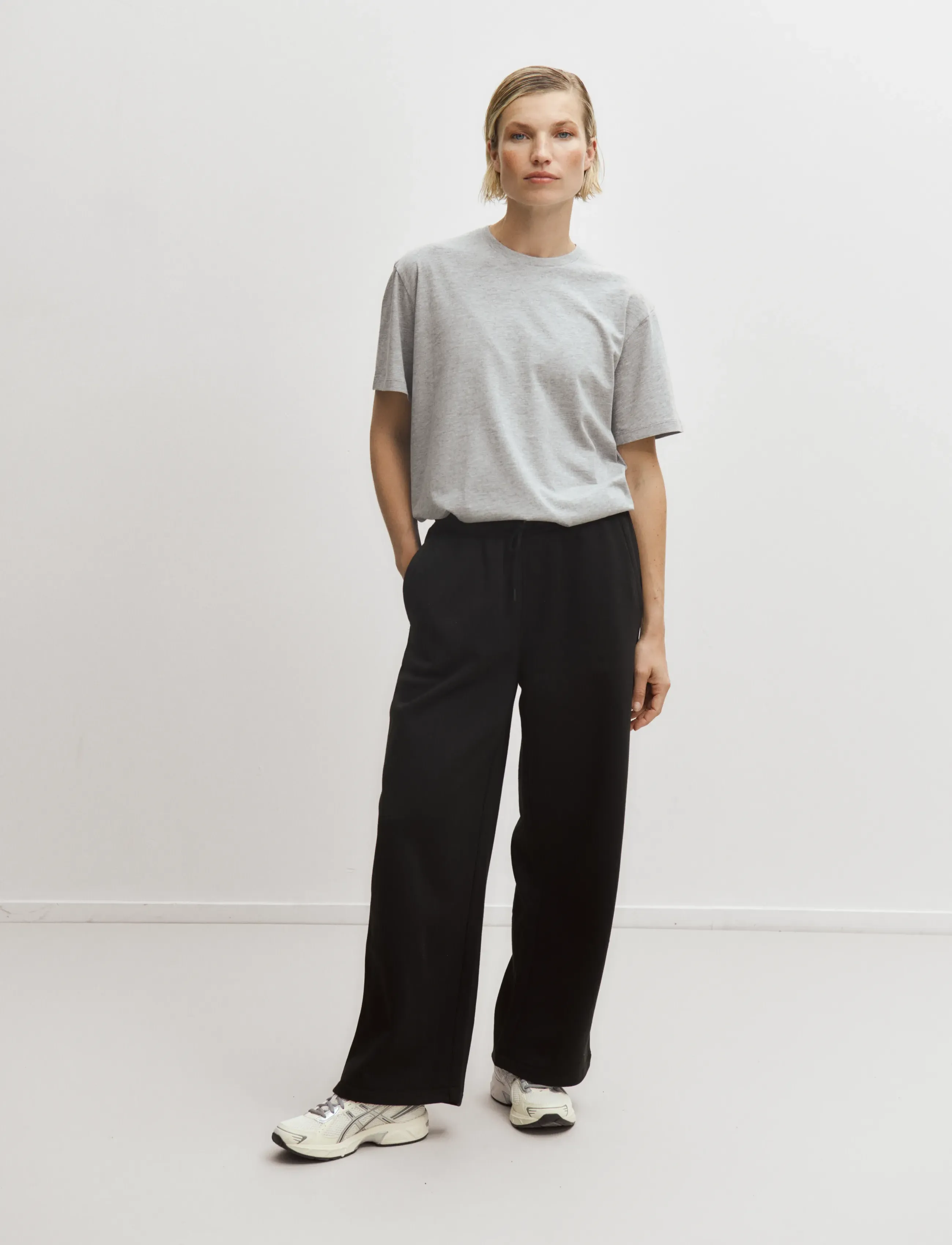 Enkel Studio Sweat Pants mjukisbyxor dam – bild 4