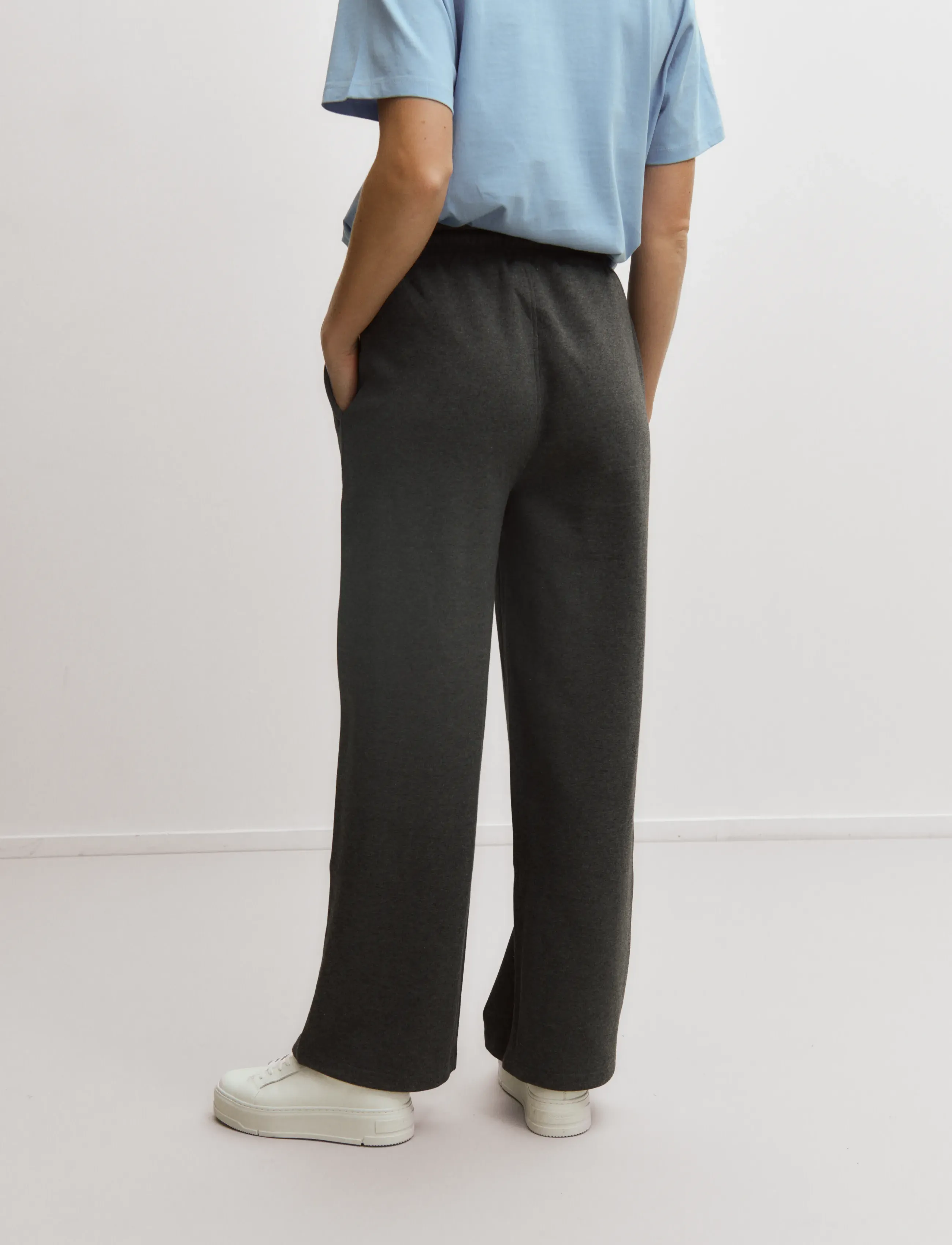 Enkel Studio Sweat Pants mjukisbyxor dam – bild 8