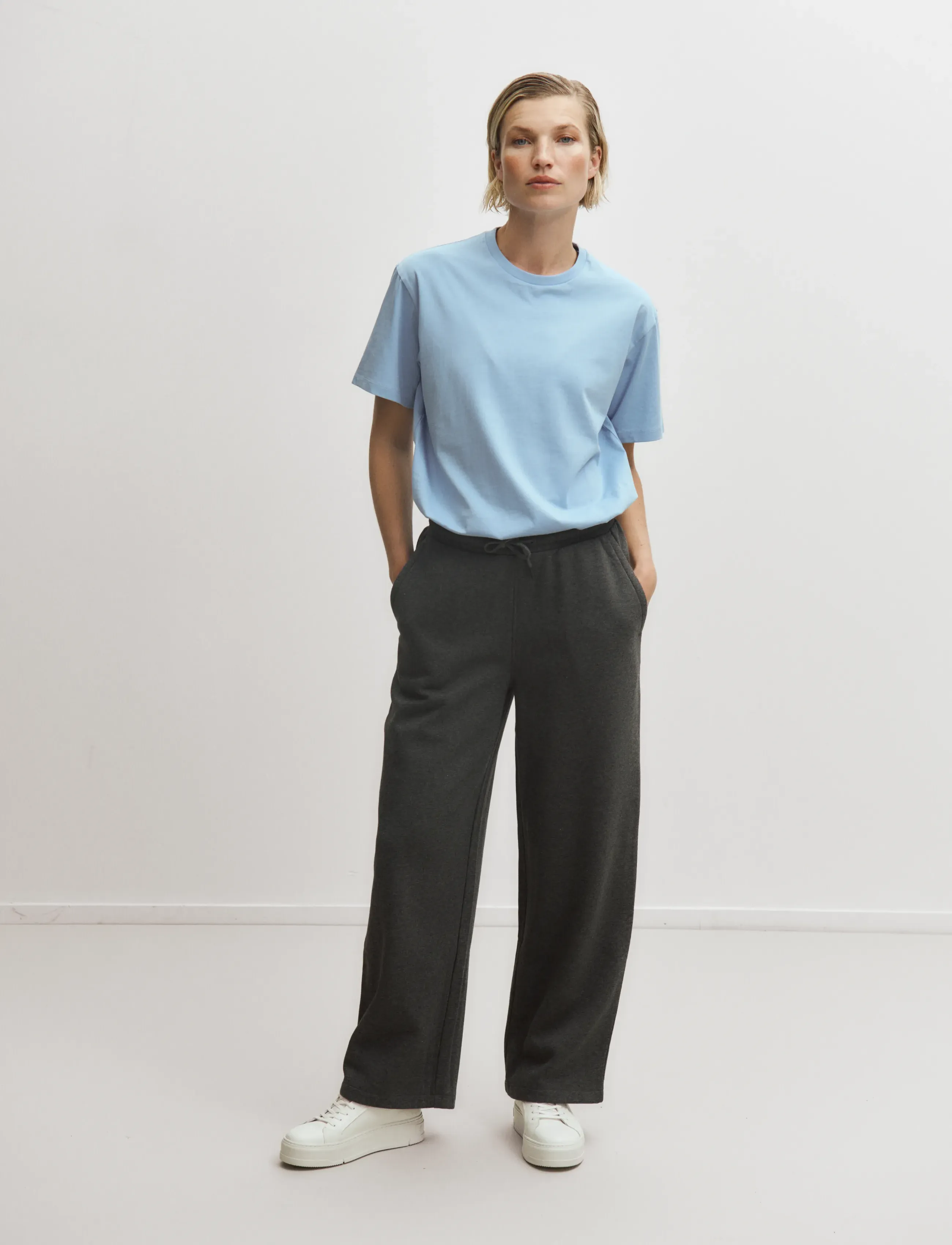 Enkel Studio Sweat Pants mjukisbyxor dam – bild 10