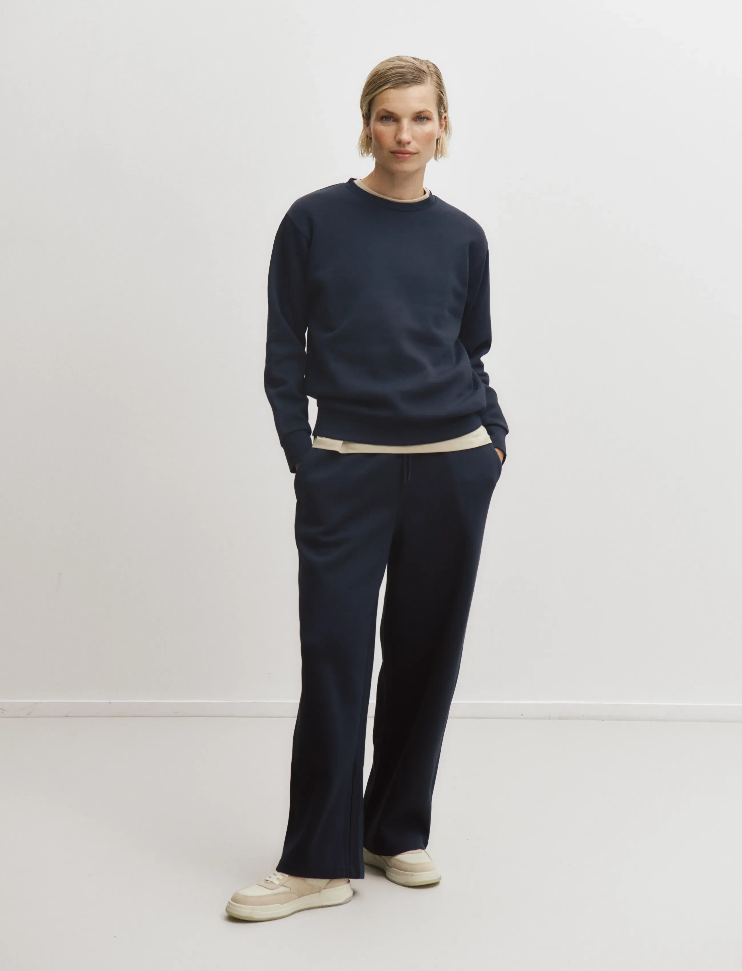 Enkel Studio Sweat Pants mjukisbyxor dam – bild 4
