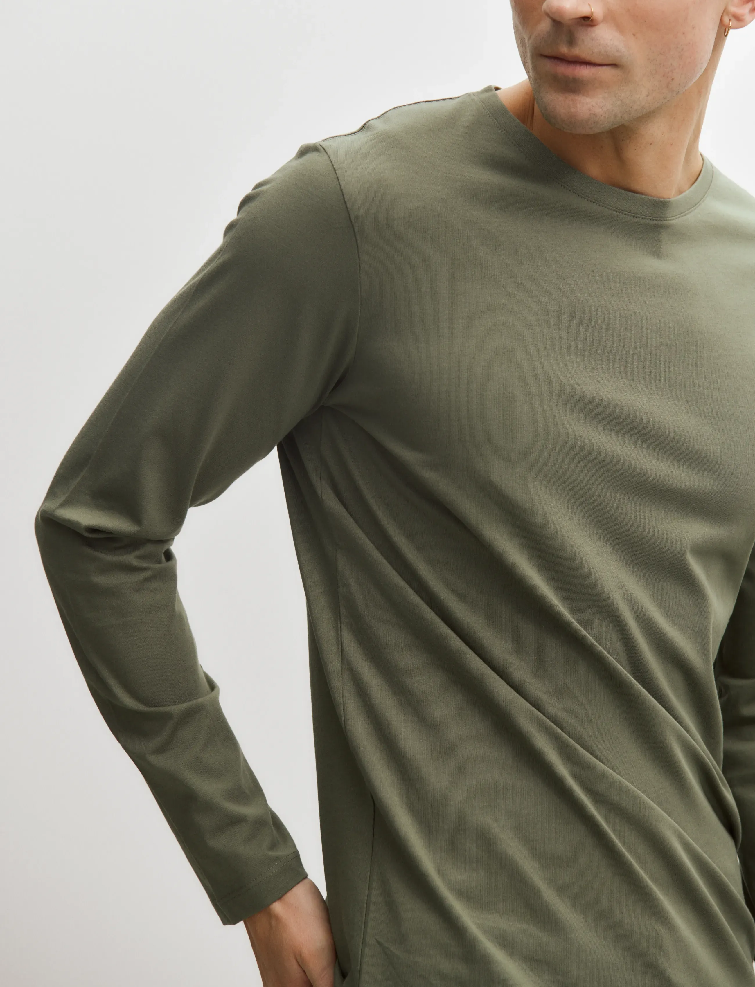 Enkel Studio - Basic o-neck tee L/S - long-sleeved t-shirts - army - 4