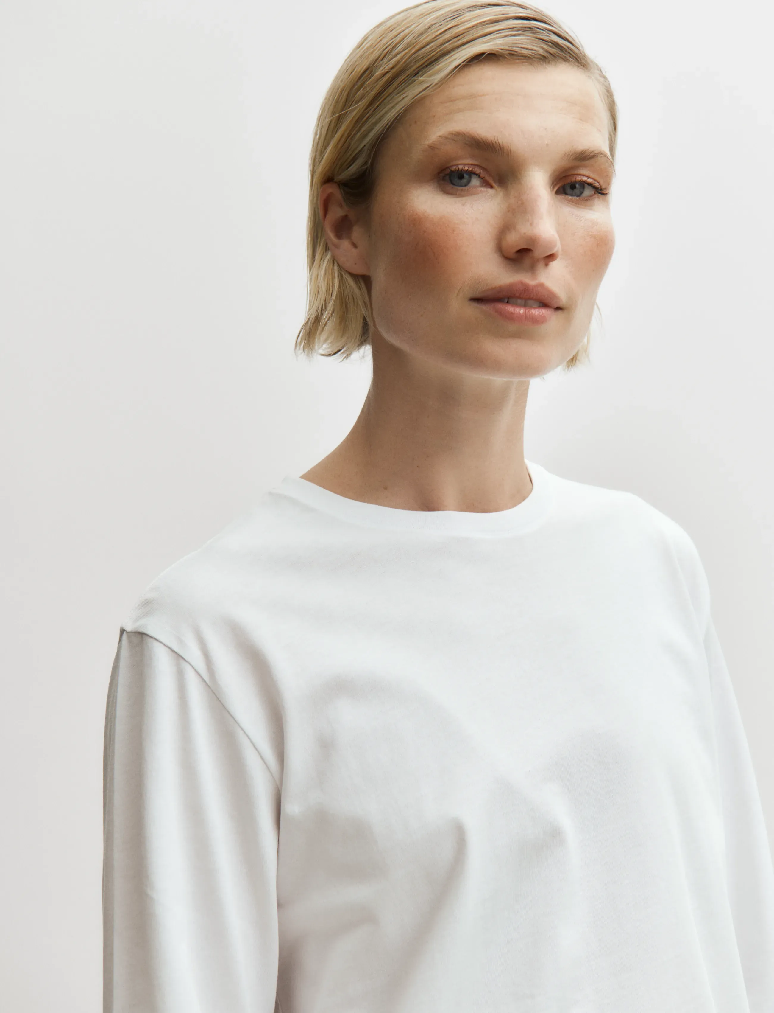 Enkel Studio - Basic o-neck tee L/S - laveste priser - white - 4