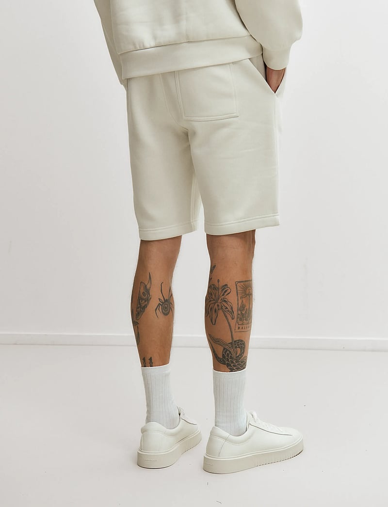 Enkel Studio - Sweat shorts - lühikesed dressipüksid - bone white - 3