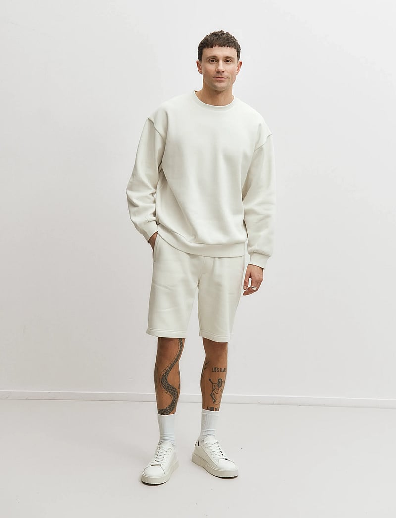 Enkel Studio - Sweat shorts - lühikesed dressipüksid - bone white - 5