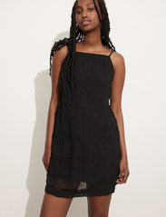 Envii - ENALPHA SL DRESS 6935 - feestelijke kleding voor outlet-prijzen - black - 3