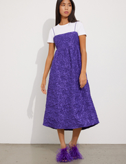 Envii - ENURANUS SL DRESS 7002 - festtøj til outletpriser - tillandsia purple - 2
