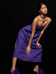Envii - ENURANUS SL DRESS 7002 - vakarėlių drabužiai išparduotuvių kainomis - tillandsia purple - 5