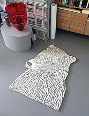 EO - Bear Carpet - tæpper - grey and white - 1